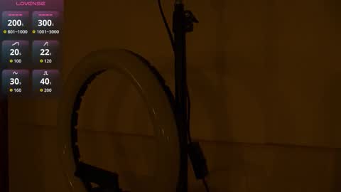 Snapshot of emma_morales_ chatting on 10/24/25, 12:08  Emma morales  online show from 10/24/25, 12:08