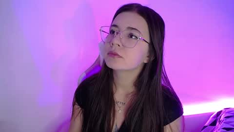 Snapshot of emma_naa chatting on 09/11/25, 12:44 Emma online show from 09/11/25, 12:44