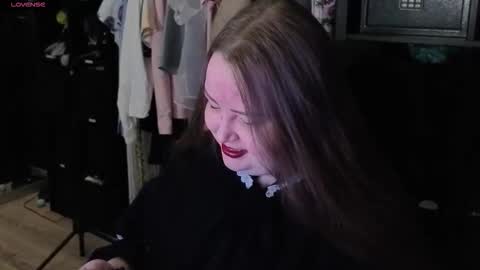 Emma Razumovskaya online show from 10/17/25, 12:25