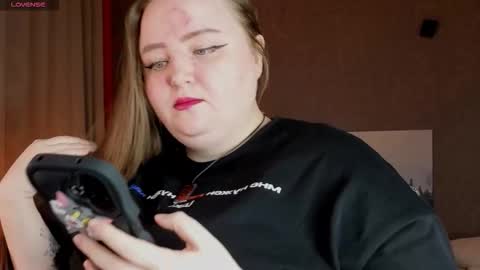 Snapshot of emma_razoom chatting on 11/03/25, 07:09 Emma Razumovskaya online show from 11/03/25, 07:09