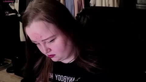 Snapshot of emma_razoom chatting on 11/07/25, 11:27 Emma Razumovskaya online show from 11/07/25, 11:27