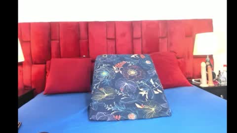 Snapshot of emma_rosse_01 chatting on 10/10/25, 05:06 Emma rosse online show from 10/10/25, 05:06