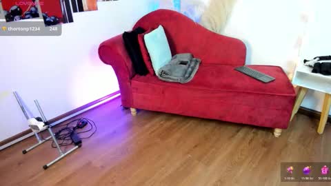 Snapshot of emma_s3xxy chatting on 01/05/26, 05:27 emma online show from 01/05/26, 05:27