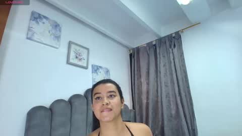 Snapshot of emma_saenz01 chatting on 04/17/26, 06:44 emma_saenz01 online show from 04/17/26, 06:44