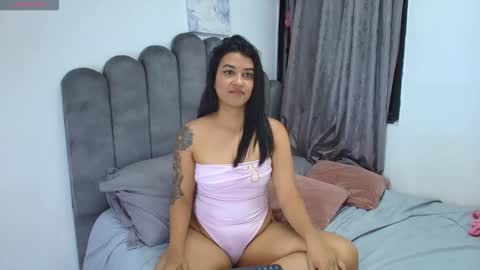 Snapshot of emma_saenz01 chatting on 05/12/26, 06:43 emma_saenz01 online show from 05/12/26, 06:43