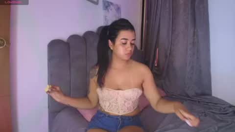 emma_saenz01 online show from 07/28/26, 06:42