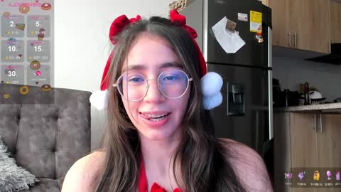 Snapshot of emma_sandovaal chatting on 12/21/24, 06:23 Emma online show from 12/21/24, 06:23