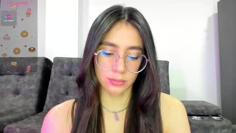 Snapshot of emma_sandovaal chatting on 02/14/25, 04:58 Emma online show from 02/14/25, 04:58