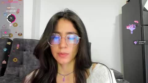 Snapshot of emma_sandovaal chatting on 02/16/25, 05:15 Emma online show from 02/16/25, 05:15