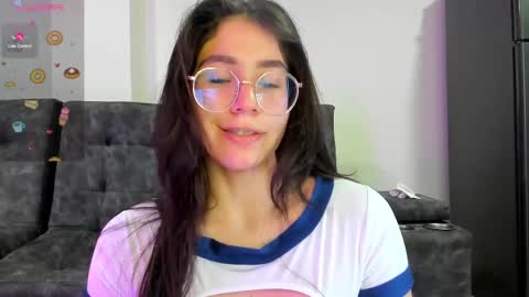 Snapshot of emma_sandovaal chatting on 02/24/25, 04:16 Emma online show from 02/24/25, 04:16