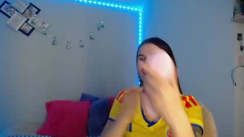 Snapshot of emma_sweethot chatting on 06/17/26, 04:08 Emma Black online show from 06/17/26, 04:08