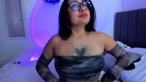 Snapshot of emma_timli1 chatting on 01/19/26, 04:49 Emma online show from 01/19/26, 04:49