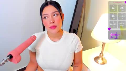 Snapshot of emma_walton_ chatting on 02/04/26, 12:22 online show from 02/04/26, 12:22