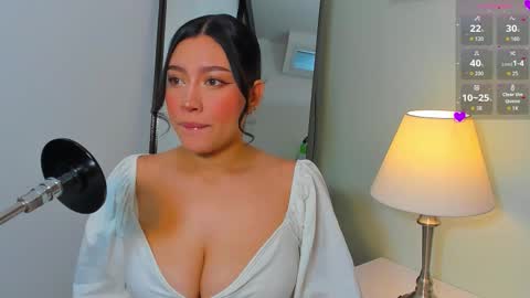 Snapshot of emma_walton_ chatting on 02/17/26, 11:40 online show from 02/17/26, 11:40