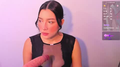 Snapshot of emma_walton_ chatting on 03/04/26, 11:49 online show from 03/04/26, 11:49