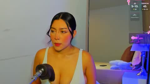 Snapshot of emma_walton_ chatting on 03/17/26, 11:46 online show from 03/17/26, 11:46