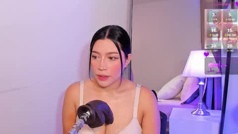 Snapshot of emma_walton_ chatting on 03/18/26, 11:46 online show from 03/18/26, 11:46