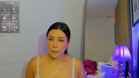 Snapshot of emma_walton_ chatting on 03/24/26, 11:26 online show from 03/24/26, 11:26