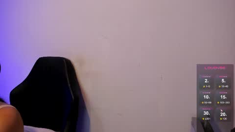 Snapshot of emma_walton_ chatting on 06/27/26, 11:26 online show from 06/27/26, 11:26