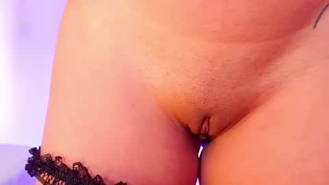 Snapshot of emma_web_ chatting on 10/16/25, 05:36 Emma web online show from 10/16/25, 05:36