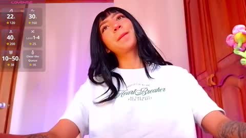 Snapshot of emma_web_ chatting on 10/17/25, 04:20 Emma web online show from 10/17/25, 04:20