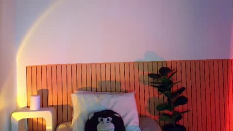 Snapshot of emma_web_ chatting on 06/12/26, 12:04 Emma web online show from 06/12/26, 12:04