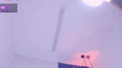 Snapshot of emma_white_01 chatting on 04/06/26, 04:46 emma your love online show from 04/06/26, 04:46