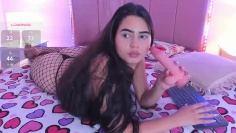 emma_whitee_ online show from 03/12/25, 06:00