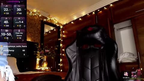 Snapshot of emma_xue chatting on 12/18/24, 10:57 Emma online show from 12/18/24, 10:57