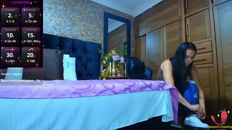 Snapshot of emma_xue chatting on 02/05/25, 01:47 Emma online show from 02/05/25, 01:47