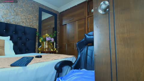 Snapshot of emma_xue chatting on 02/08/25, 07:38 Emma online show from 02/08/25, 07:38