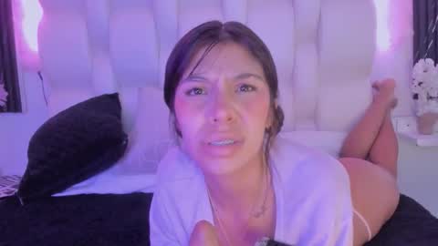 Snapshot of emmaa00_ chatting on 03/25/26, 04:35 emmaa00_ online show from 03/25/26, 04:35