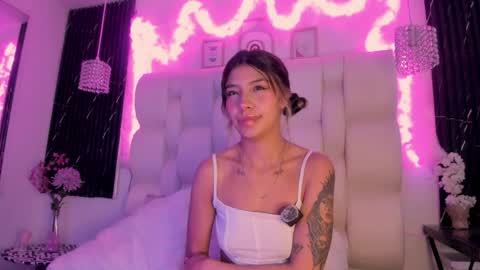 emmaa00_ online show from 05/07/26, 06:24