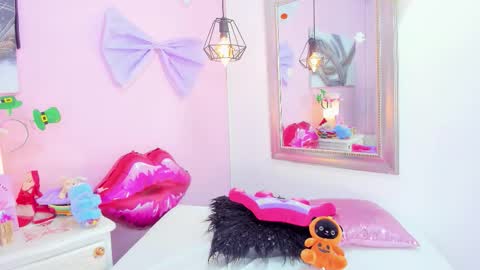 Snapshot of emmaa_sandoval chatting on 03/15/26, 05:30 Emma online show from 03/15/26, 05:30