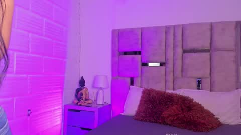 emma becket online show from 11/20/25, 04:01