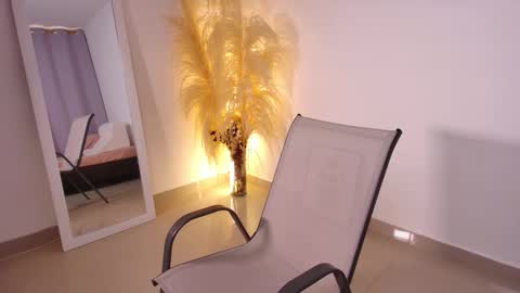 Emma online show from 11/13/25, 08:41