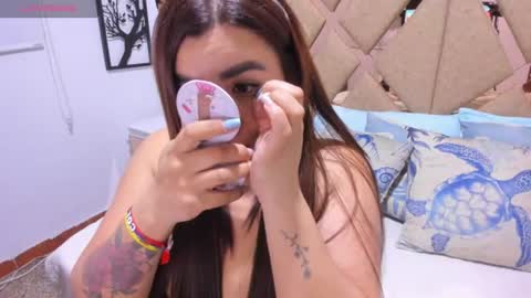 Snapshot of emmabigass7 chatting on 06/17/26, 01:19 Emma online show from 06/17/26, 01:19