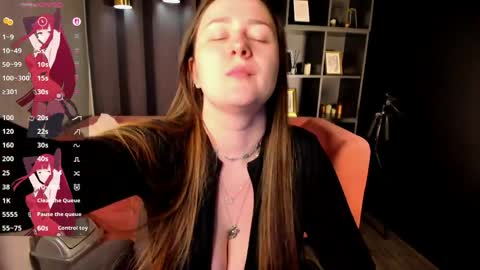 Snapshot of emmabloomm chatting on 04/03/26, 12:52 Emma online show from 04/03/26, 12:52