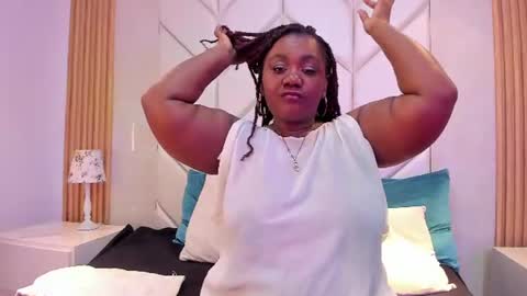 Snapshot of emmabrantt_ chatting on 07/15/26, 04:07 EmmaBrantt online show from 07/15/26, 04:07