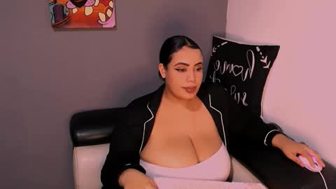 emmacamille2 online show from 11/28/25, 12:46