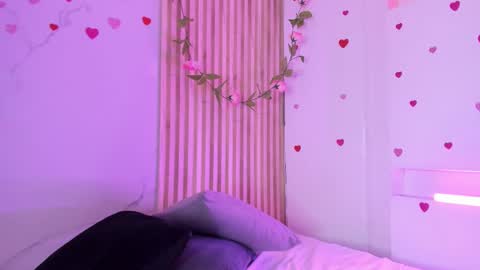 Snapshot of emmaclark_1 chatting on 09/12/25, 08:31 emmaclark_1 online show from 09/12/25, 08:31