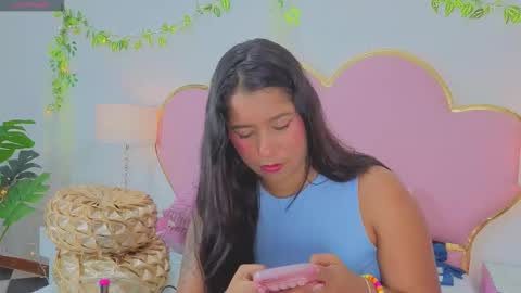 Snapshot of emmacrush chatting on 09/08/25, 10:42 Welcome Im yosein Your love is my passion activate it with your tips and enjoy with me online show from 09/08/25, 10:42