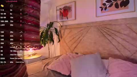 Snapshot of emmaduff_ chatting on 06/13/26, 11:52 online show from 06/13/26, 11:52
