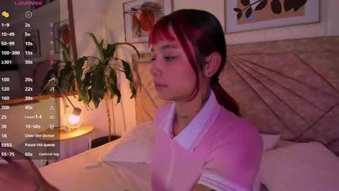 Snapshot of emmaduff_ chatting on 07/08/26, 11:48 online show from 07/08/26, 11:48