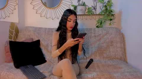 Emma Duque online show from 11/01/25, 07:49