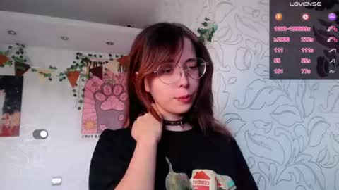 Snapshot of emmae__ chatting on 07/13/26, 08:39 Emma online show from 07/13/26, 08:39