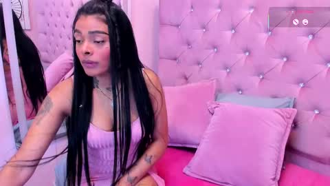 emmaebony_ online show from 09/22/25, 11:56