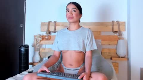 valentina online show from 02/18/25, 05:09