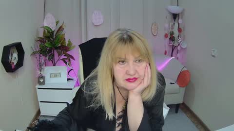 Snapshot of emmaellison924117 chatting on 04/09/26, 06:30 emmaellison924117 online show from 04/09/26, 06:30