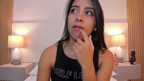 emmaespencer  online show from 04/30/26, 11:16